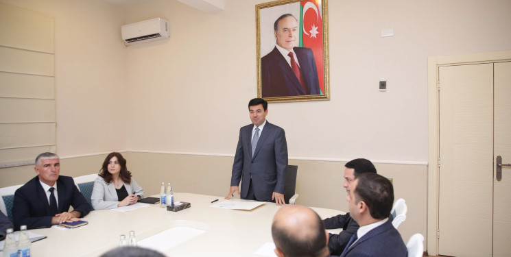 Xaçmaz Rayon İcra Hakimiyyətində ali məktəblərə yüksək balla qəbul olunan məzunlar və respublika müsabiqələrinin qalibləri ilə görüş keçirilib